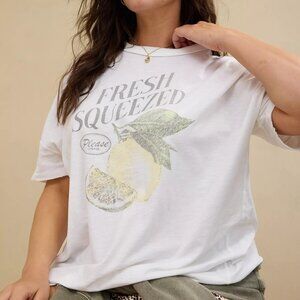 Aerie Oversized Graphic Boyfriend T-shirt (”Fresh Squeezed”)